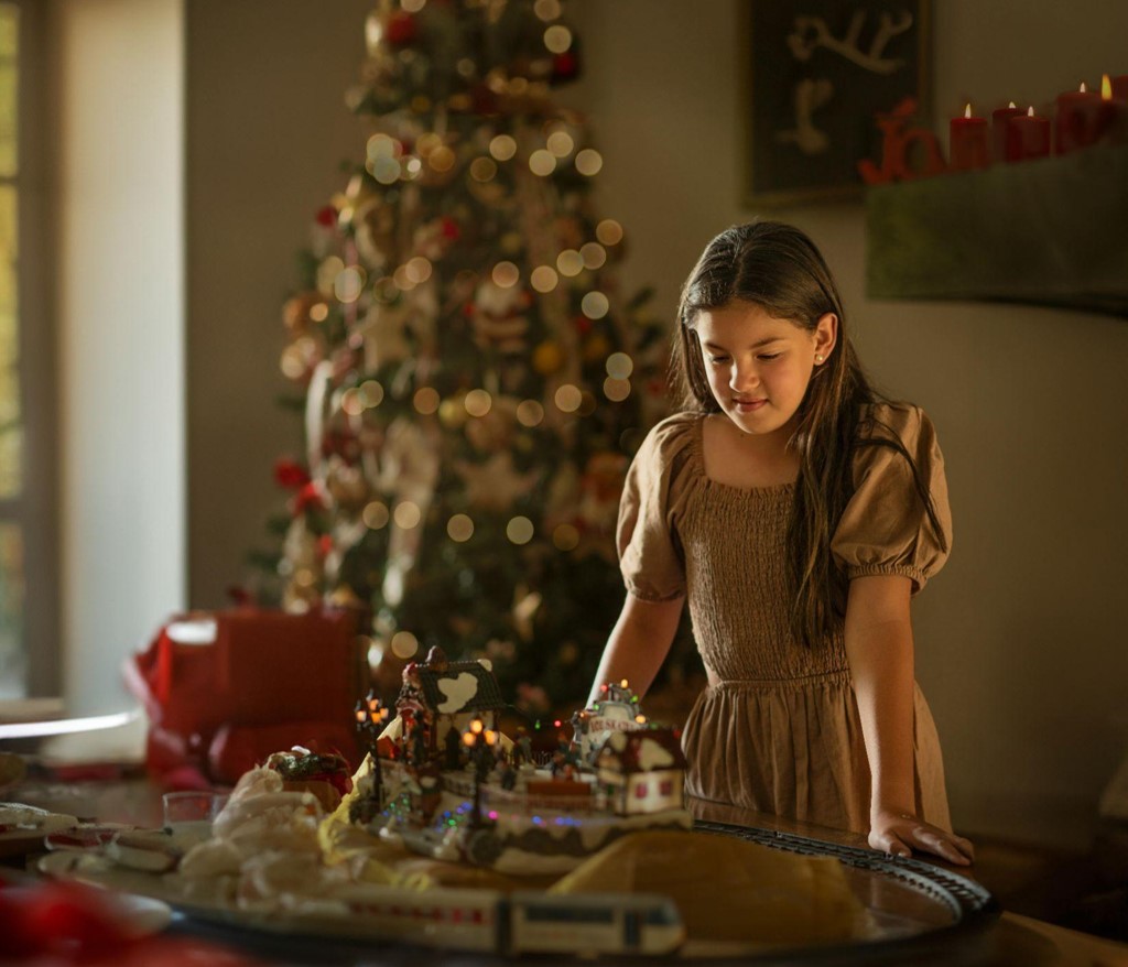 Create Magical Memories with Christmas Ornaments