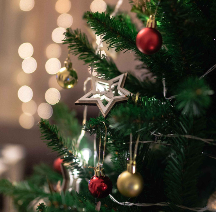 Deck the Halls with Artificial Wreaths and Garlands: How to Style Your Home for the Holidays