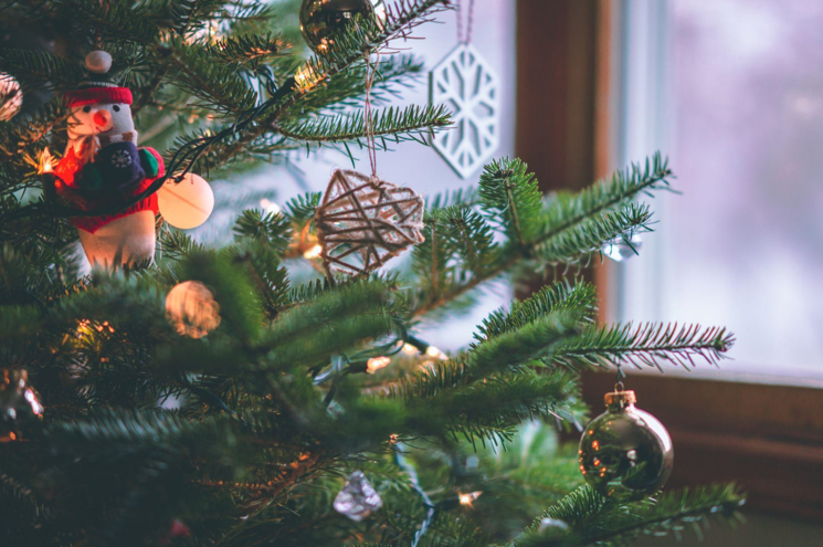 How a Prelit Christmas Tree Can Make Your Holidays Merry and Bright